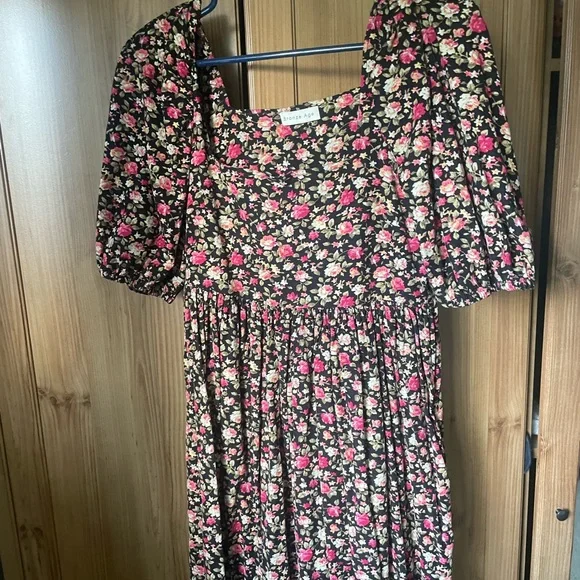 Floral Puff-Sleeve Maxi Dress - Black with Pink Floral - Picture 3 of 4